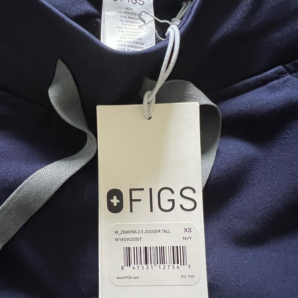 NWT. Women’s scrub pants.